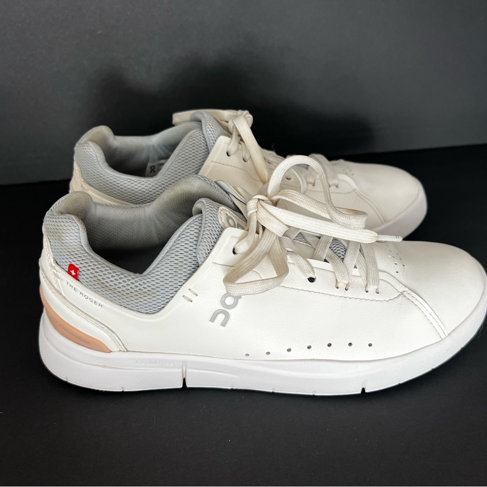 On Running Women's Athletic Shoes - White and Gray